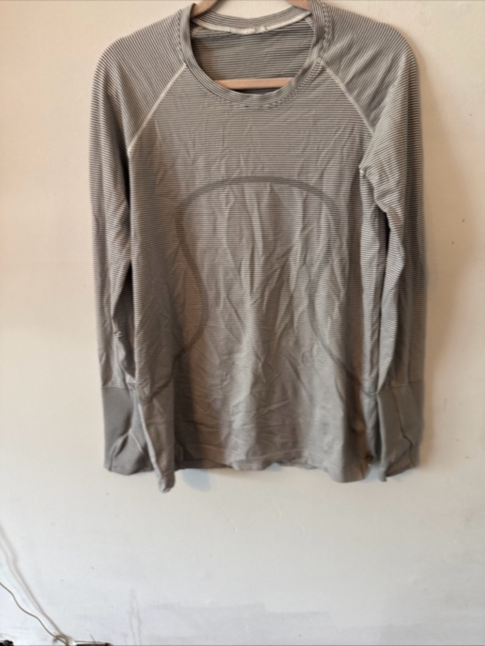 Lululemon Swiftly Tech Long Sleeve Gray Thumbholes Shirt Size M A26